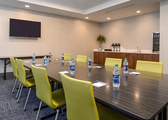 Holiday Inn Express & Suites - St. Petersburg - Madeira Beach By Ihg